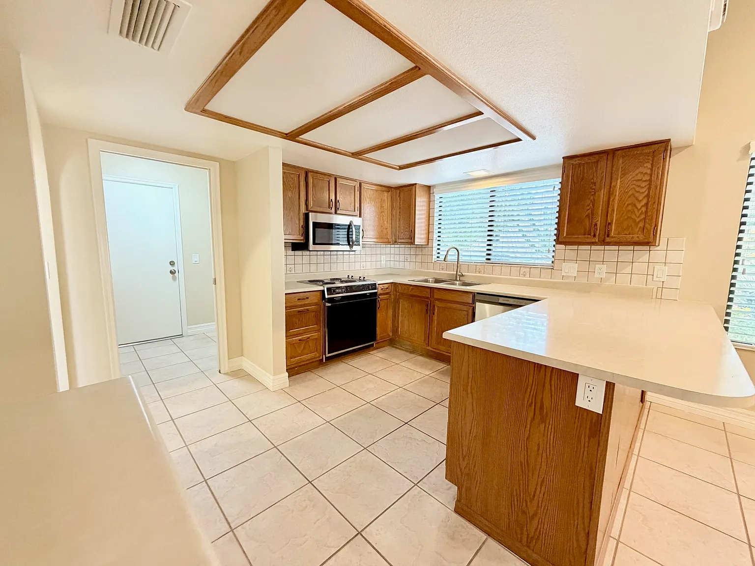 2 bed, 1653 sqft, $1,795 — Photo 4