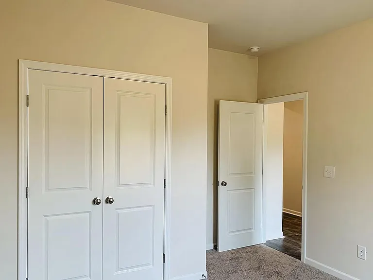 250 Mahone Dr — Photo 11