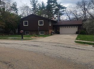 84 Spruce St, Morton, IL 61550