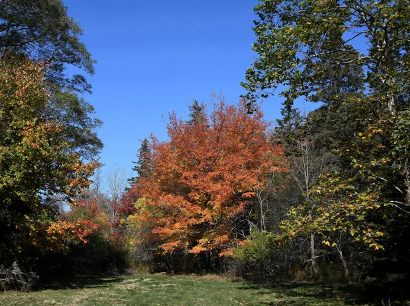 000 North Deer Isle Road, Deer Isle, ME 04627