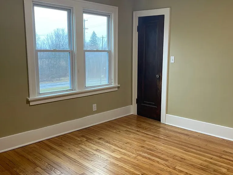2852 Waters Rd — Photo 37