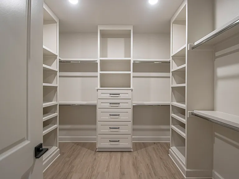 404 Gardens Ln — Photo 20