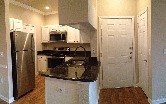 4th image of 6915 Northbury Ln APT 915
