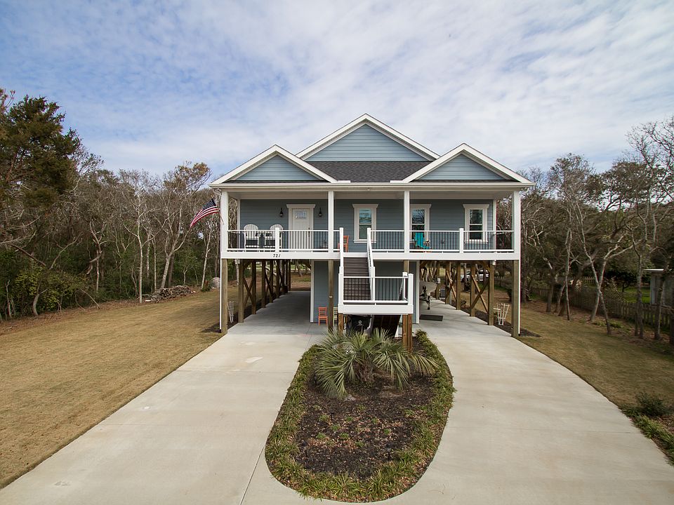 1st image of 721 Country Club Dr