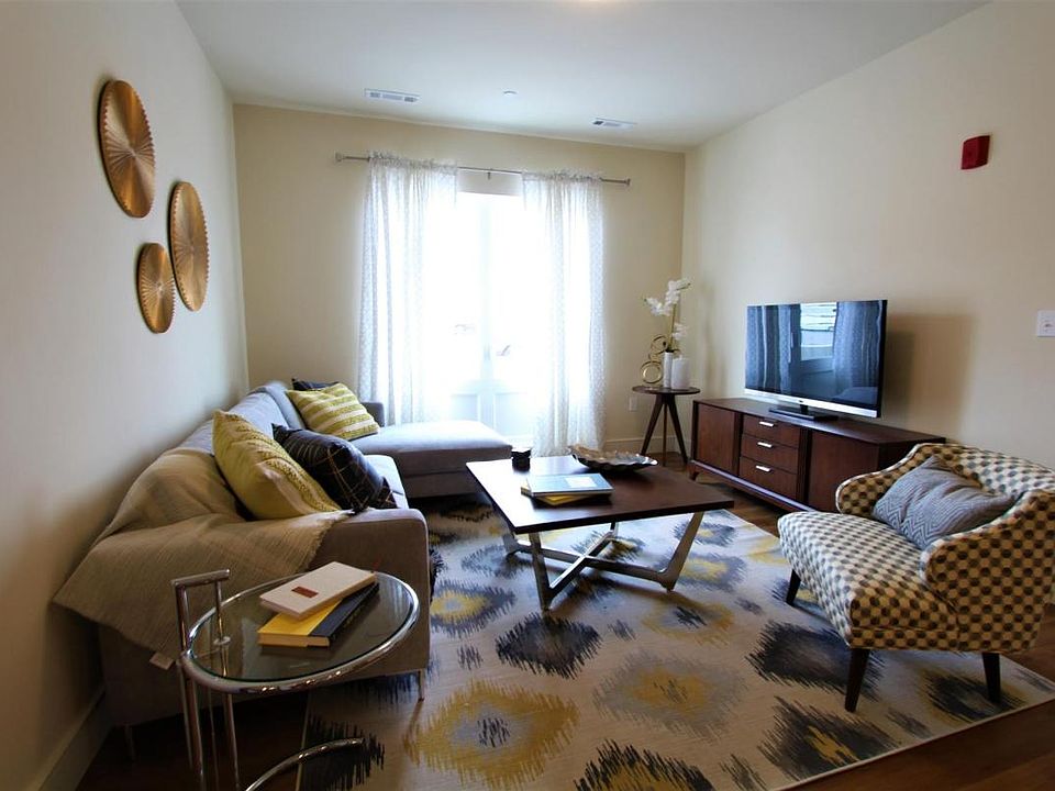 2nd image of 444 Cambridge St #405TT