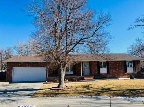 2924 Squire Pl, Garden City, KS 67846
