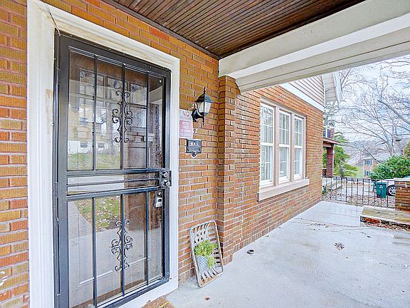 2nd image of 4127 Francis Ave
