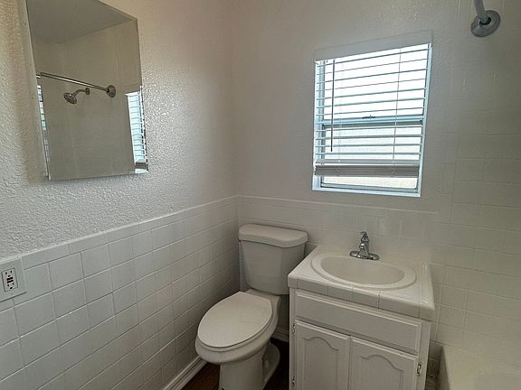 3rd image of 861-867 E 56th St #863