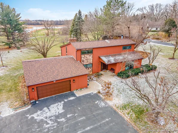 3305 Blue Jay Ct, Woodstock, IL 60098