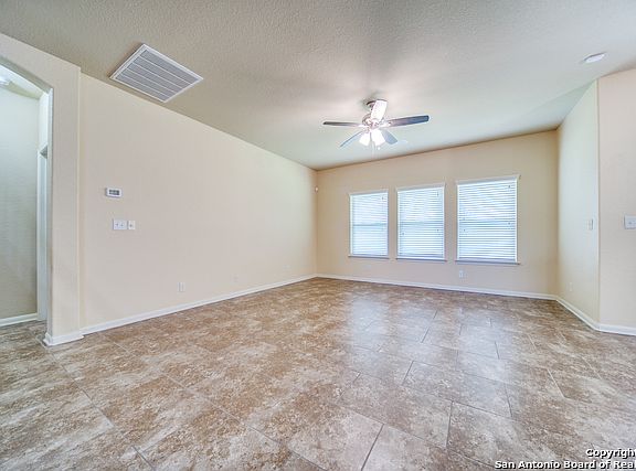 4th image of 221 Chisholm Dr