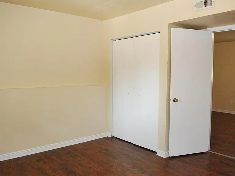 9078 S 1300 E — Photo 15