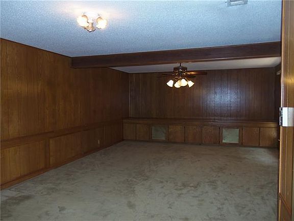 5th image of 2403 W Crest Dr