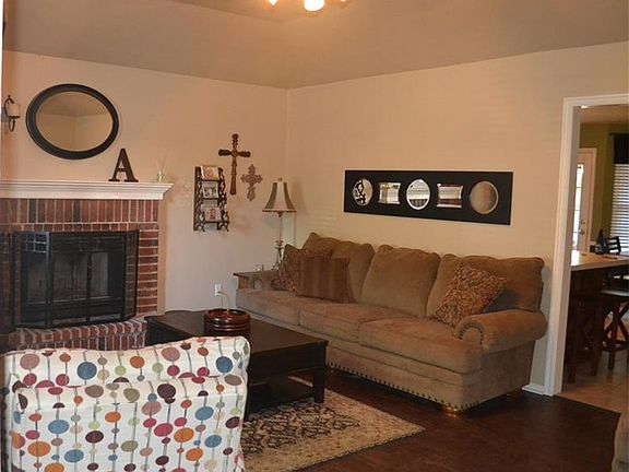 2nd image of 13846 S Oak St