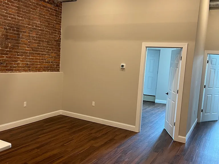 298 Main St #5 — Photo 9