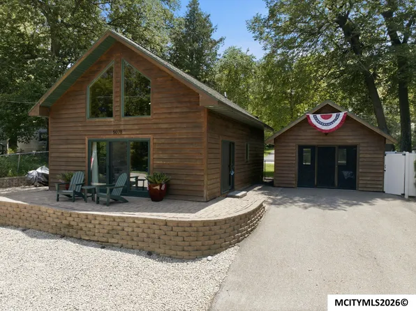 5078 S Shore Dr, Clear Lake, IA 50428