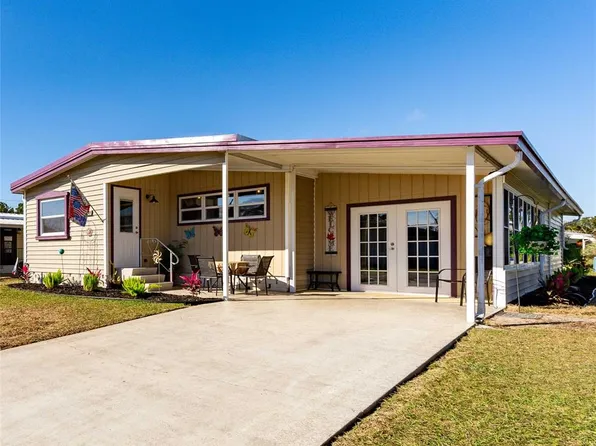 36749 Strand Dr, Zephyrhills, FL 33542