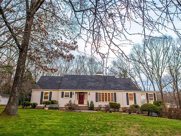 2nd image of 201 Varnum Dr