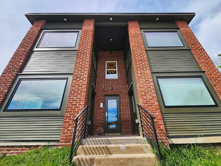 2529 E Admiral Pl #A — Photo 13