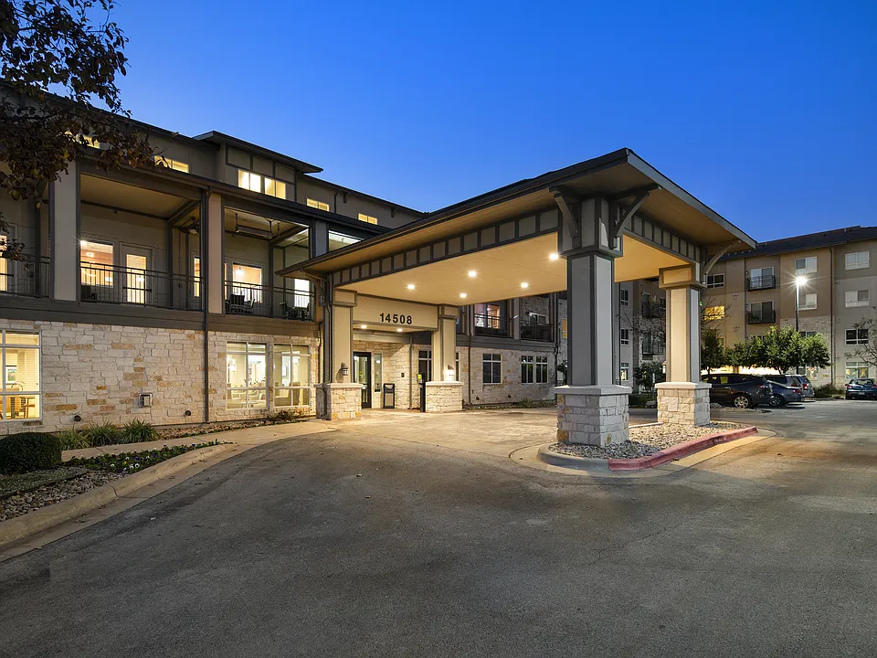 Building Photo 2