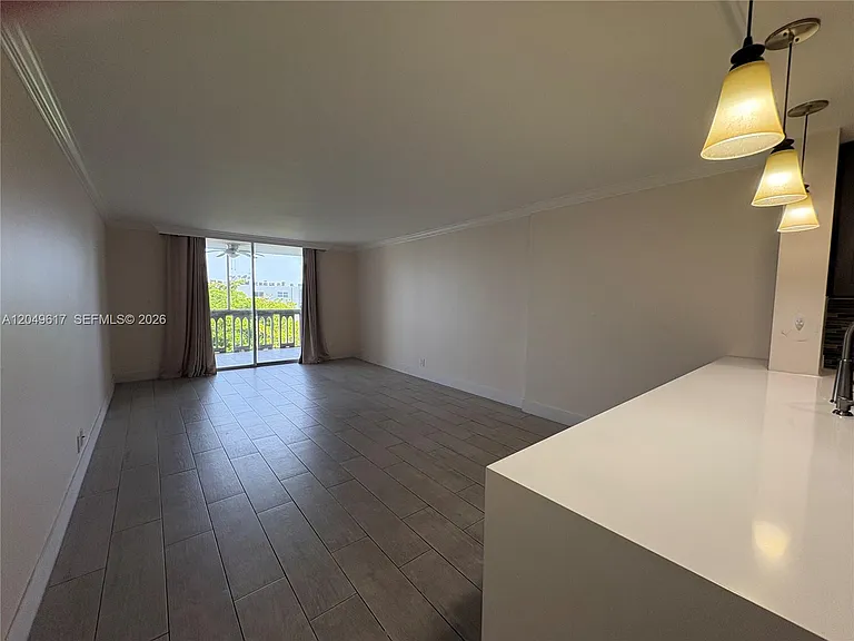 900 NE 12th Ave #703 — Photo 6