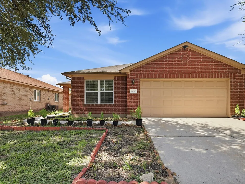 6810 Jasmine Arbor Ln