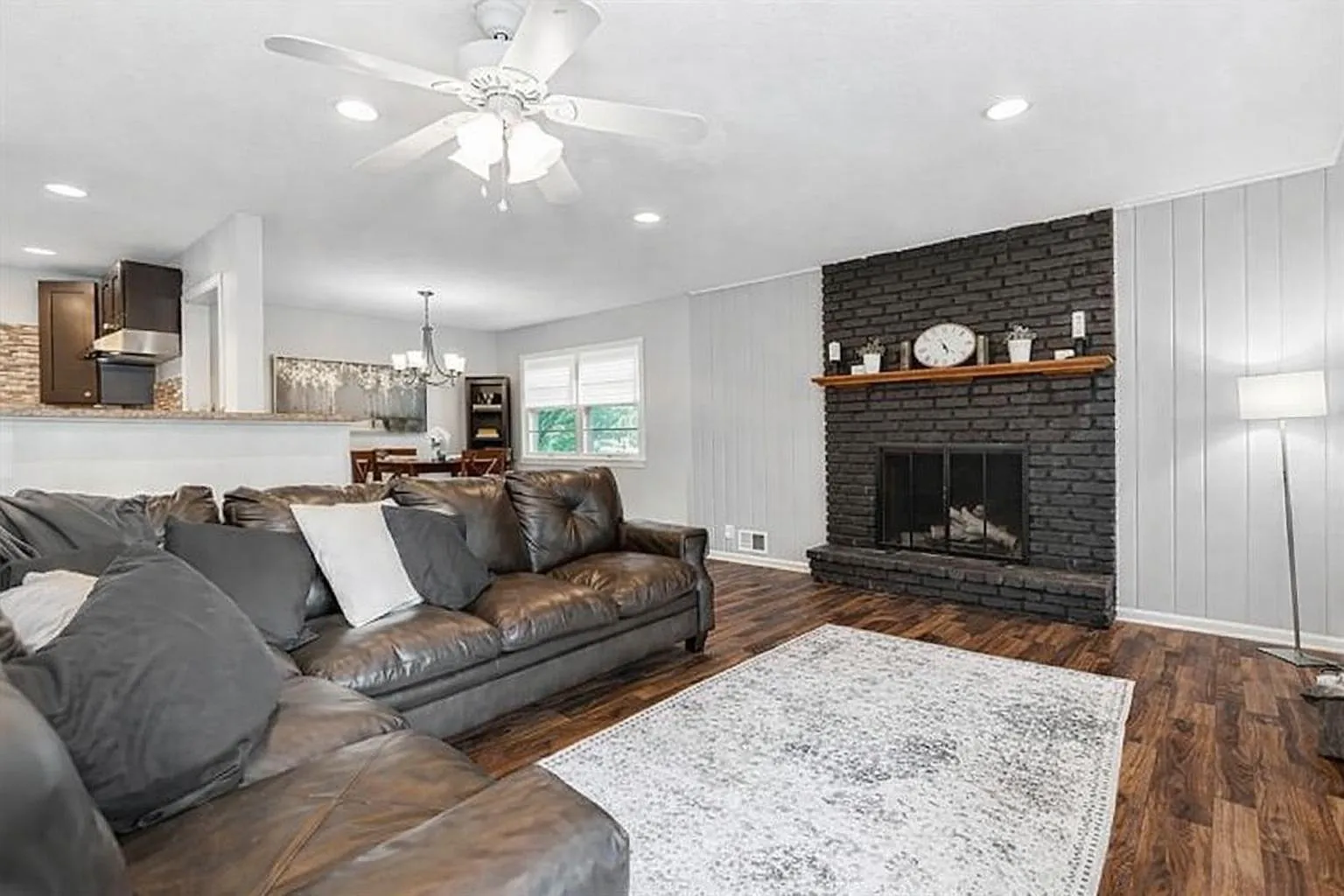 4 bed, 3.0 bath, 2700 sqft, $776 — Photo 3