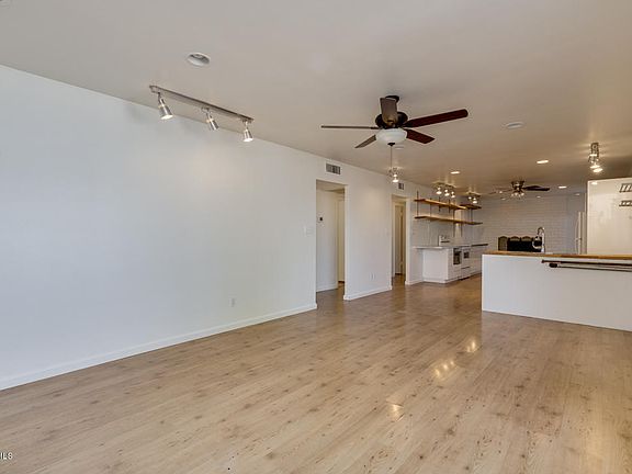 4th image of 1638 E Palmcroft Dr