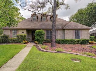 2012 Plantation Dr, Friendswood, TX 77546