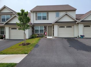 4 Broken Arrow Dr, Elizabethtown, PA 17022