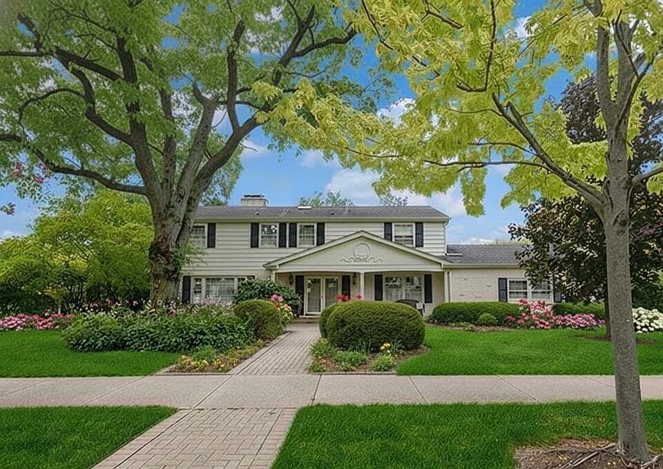 1st image of 629 Courtland Cir