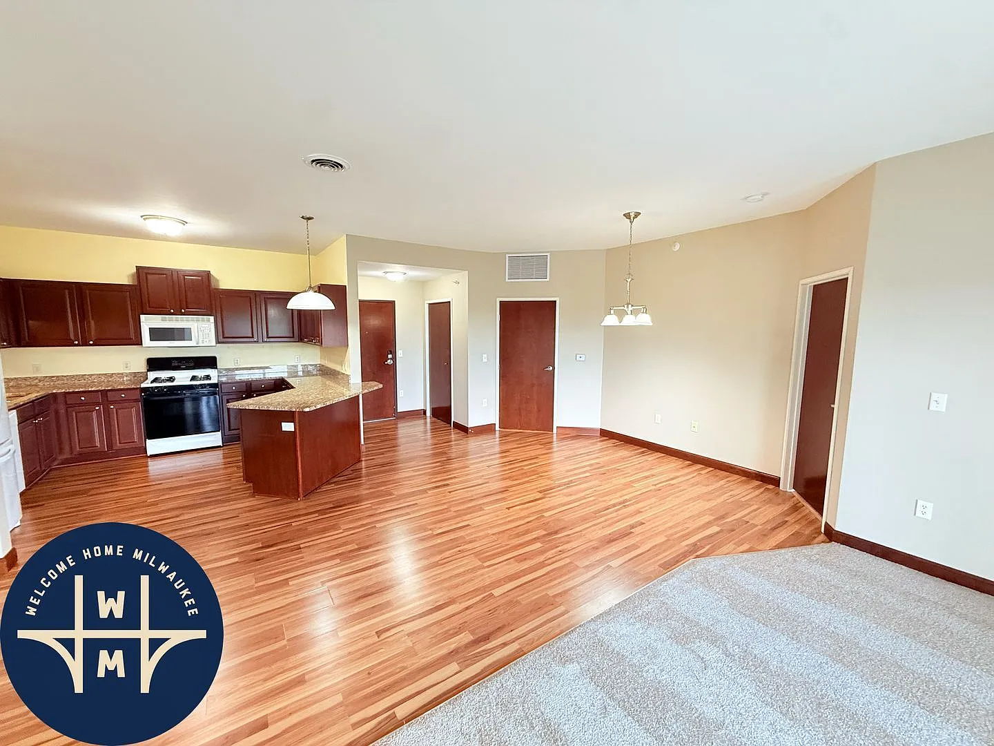 2 bed, 2.0 bath, 1330 sqft, $1,698 — Photo 3