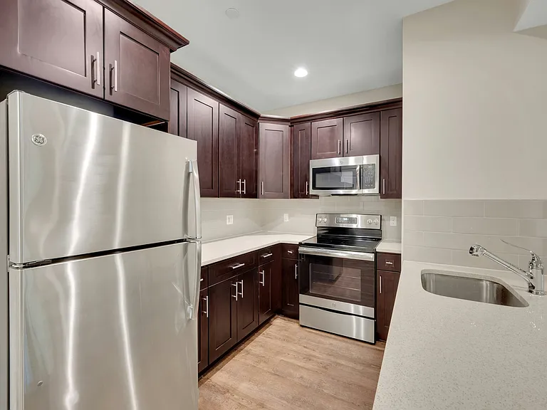 40 Jackson Ave - Luxury 55+ Community — Photo 22