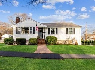 15 Oak Ridge Cir, Lynn, MA 01904