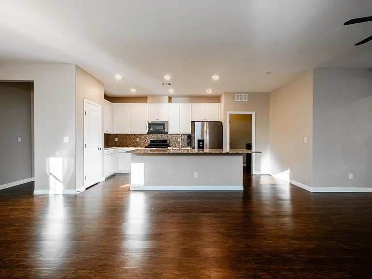 3196 Arco Ave — Photo 63