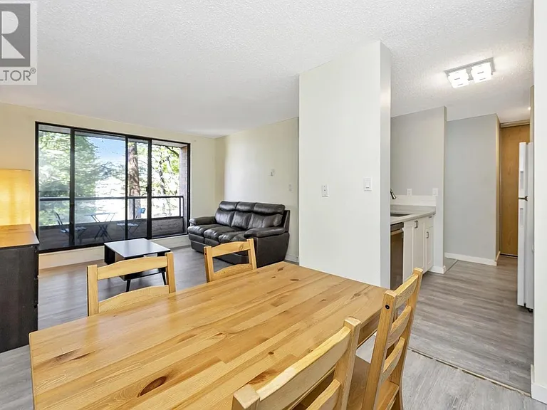 1630 Quadra St #306 — Photo 14