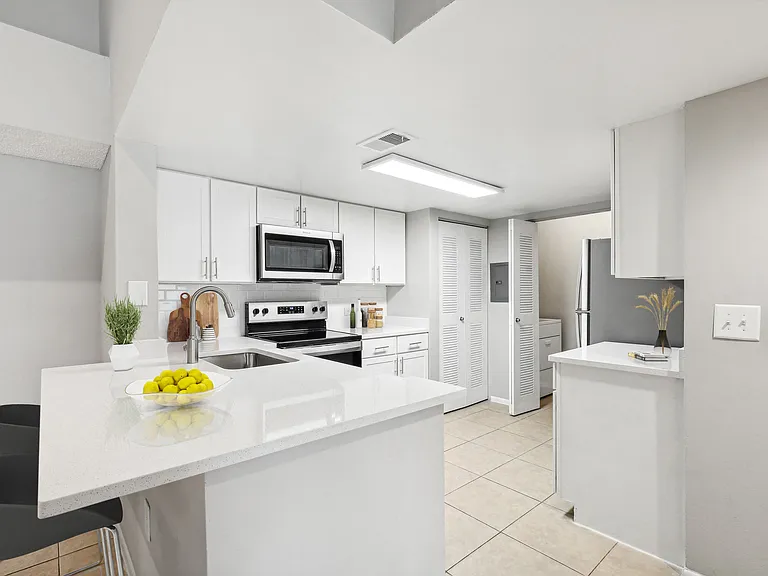 Sabal Pointe — Photo 2