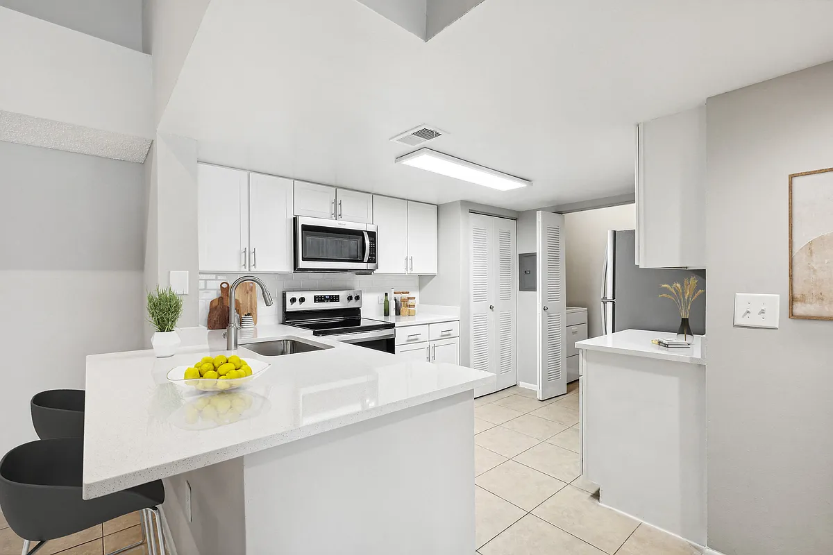 Building Photo - Sabal Pointe