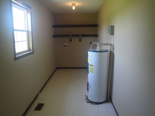 2nd image of 215 Skyline Dr