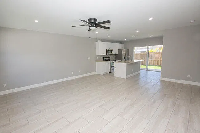 2 bed, 2.0 bath, 1164 sqft, $2,400 — Photo 2