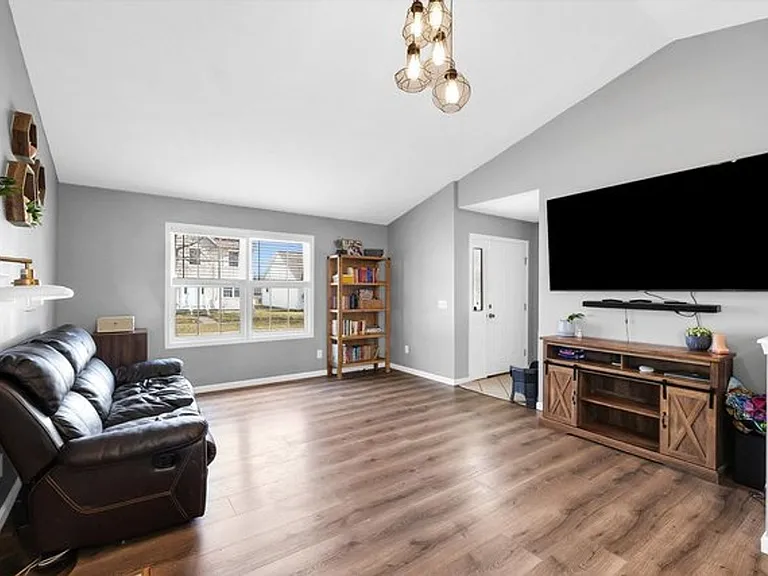 1601 Ogelthorpe Ave — Photo 5