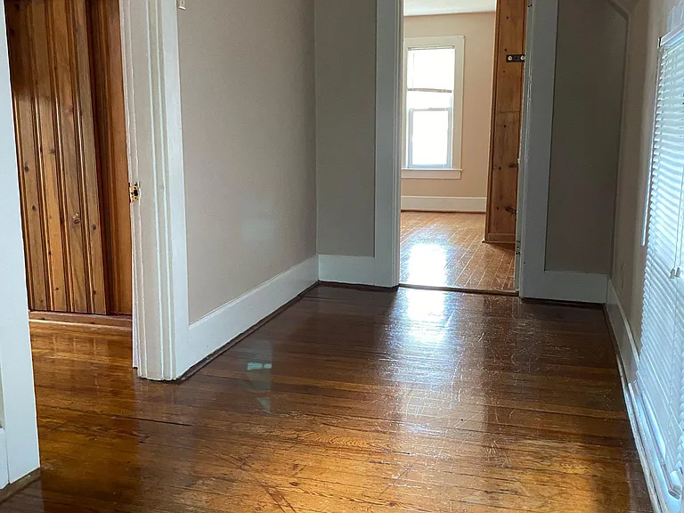 large upstairs hallway between bedrooms
