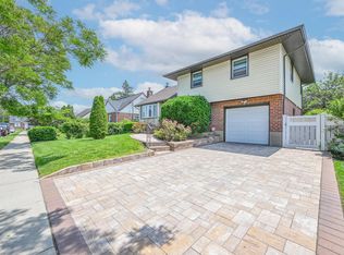 652 Shady St, Hempstead, NY 11550