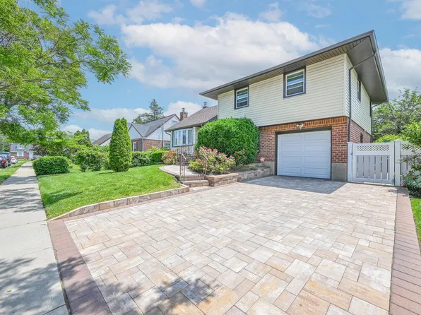 652 Shady Street, Hempstead, NY 11550