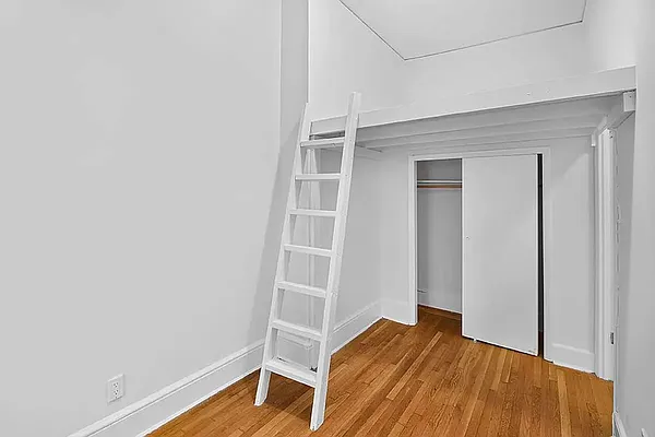 Rented by CitySites Real Estate Group | media 1