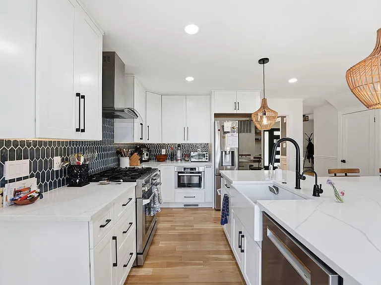 8904 Arley Dr — Photo 10