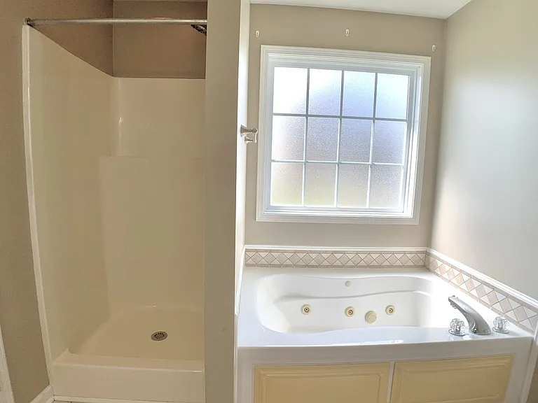 1724 Flagstone Dr — Photo 10