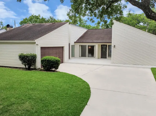 4306 Shady Springs Dr, Seabrook, TX 77586
