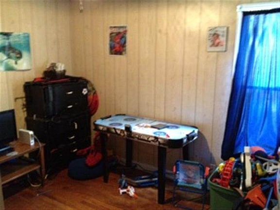 3rd image of 523 Carver Ave