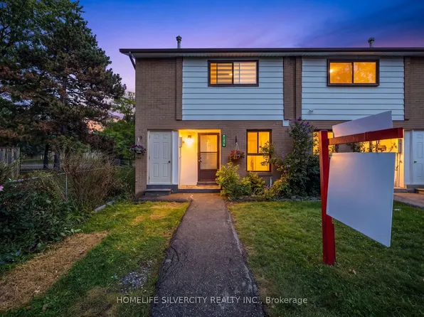 157 Fleetwood Cres, Brampton, ON L6T 2E6