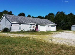 665 S Evergreen Dr, Newaygo, MI 49337